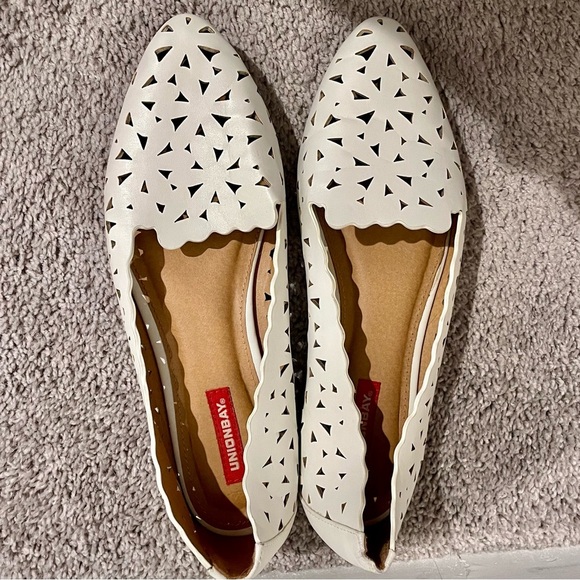 UNIONBAY Women's Ballet Winner Scalloped Flats- White, Size 9.5, Summer/Spring - Picture 3 of 8